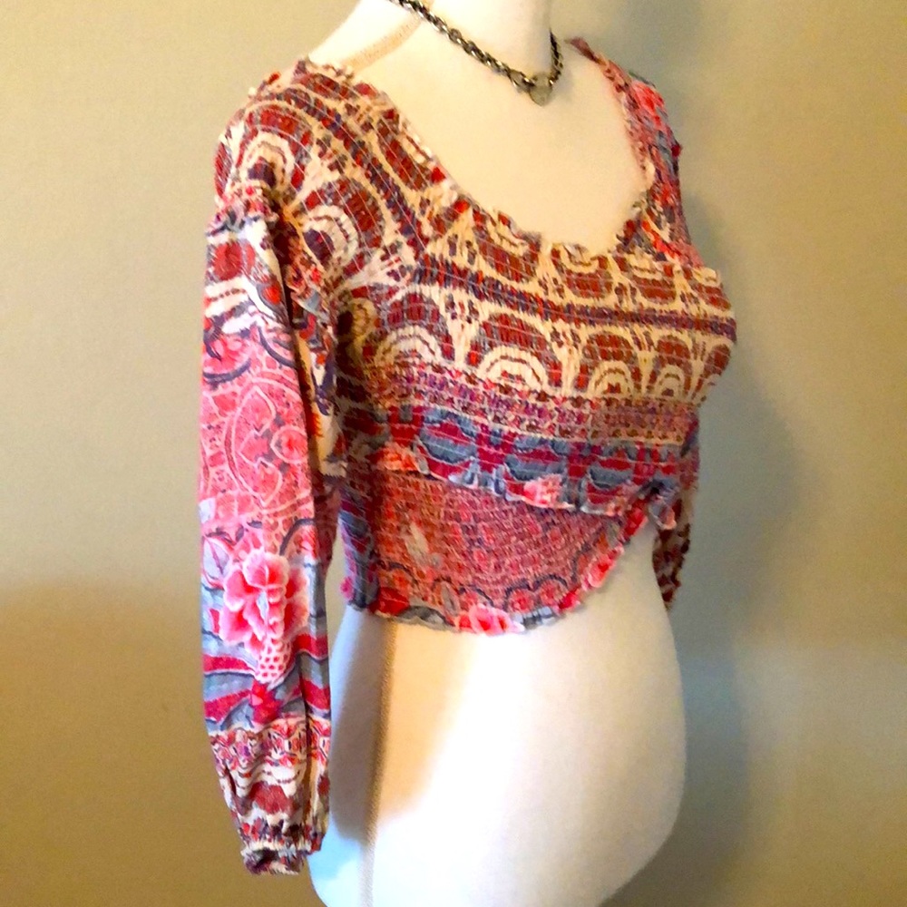 GUESS Cropped Top - Picture 3 of 8